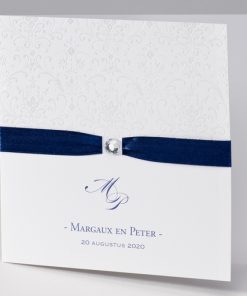 Huwelijkskaart barok met blauw lint en diamant
