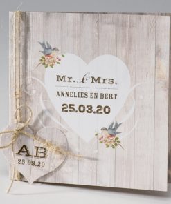 Romantische trouwkaart met steigerhout en vogeltjes