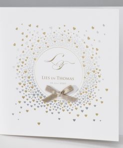 Witte huwelijkskaart explosie van hartjes