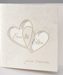 Vierkante trouwkaart met bloemmotief en harten in folie
