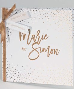 Vierkante trouwkaart met confetti in rosé goudfolie