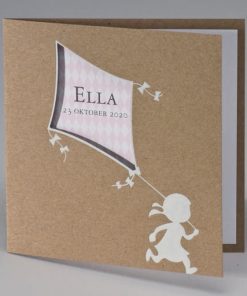 Kraft geboortekaart meisje met roze vlieger