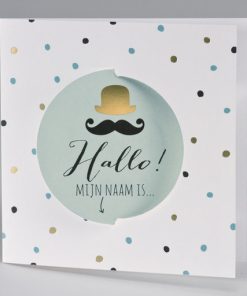 3D-geboortekaart met snor en bolhoedje in goudfolie