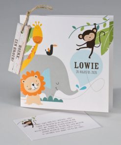Vierkante geboortekaart met kleurrijke jungledieren
