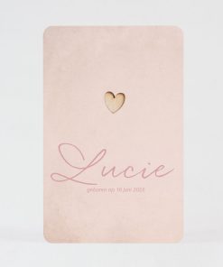 Vintage geboortekaartje oudroze met houten hartje