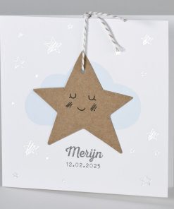 Geboortekaart met blauwe wolk en kraft ster