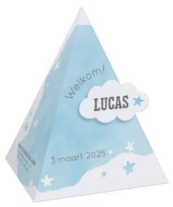 Piramide met aquarel wolk