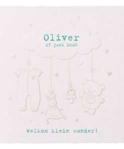 Lieflijk geboortekaartje op handgeschept papier met illustraties in reliëf