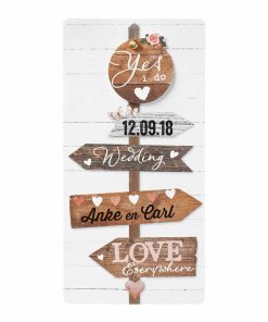 Hippe trouwkaart met steigerhout en speels label