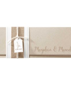 Hippe trouwkaart op kraftpapier met jute wikkel en canvas koordje